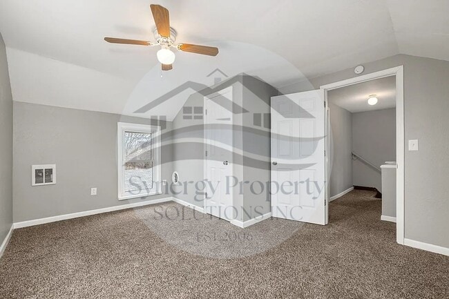 Building Photo - AVAILABLE NOW CRESTLINE HOME