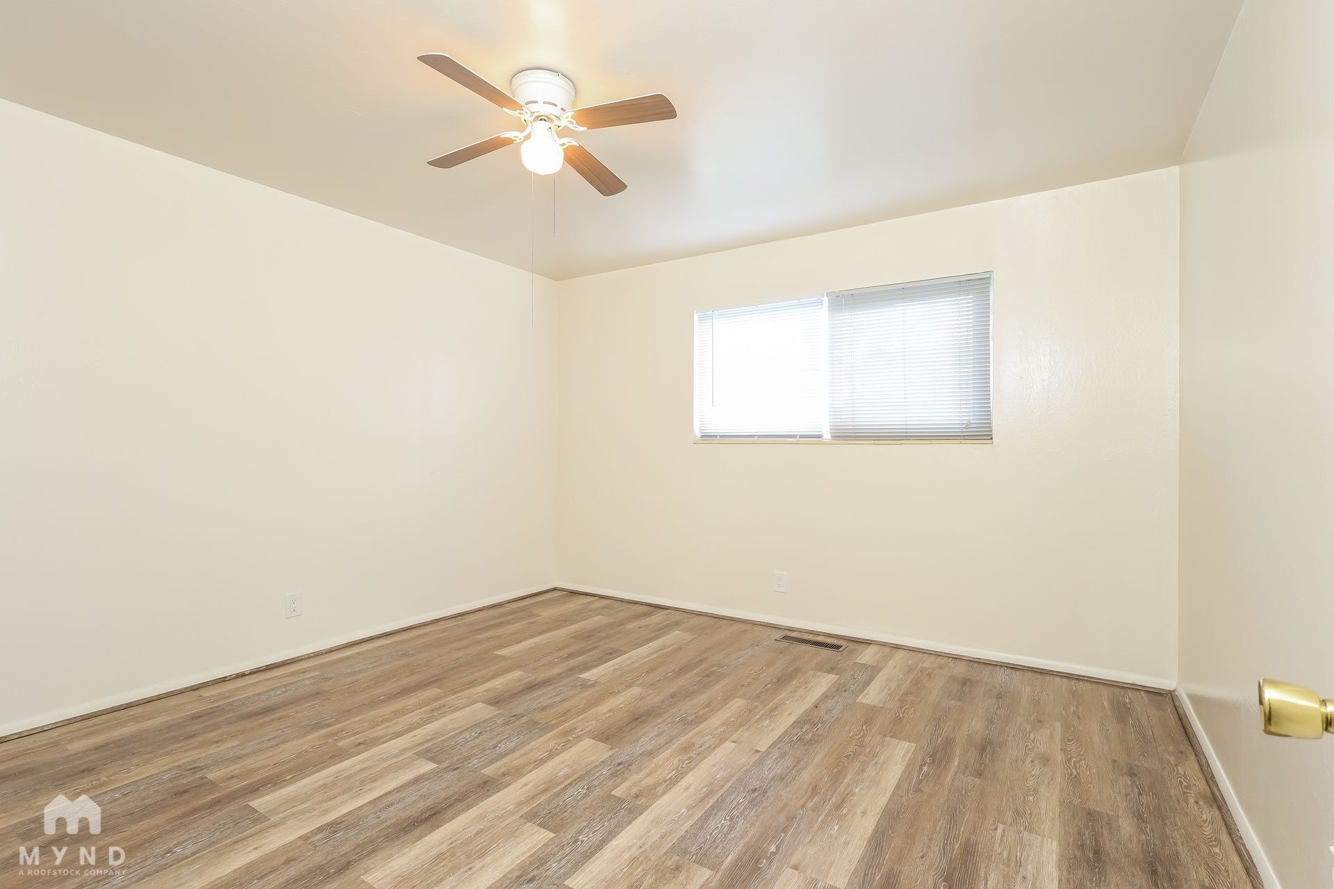 Building Photo - 230 Burns St