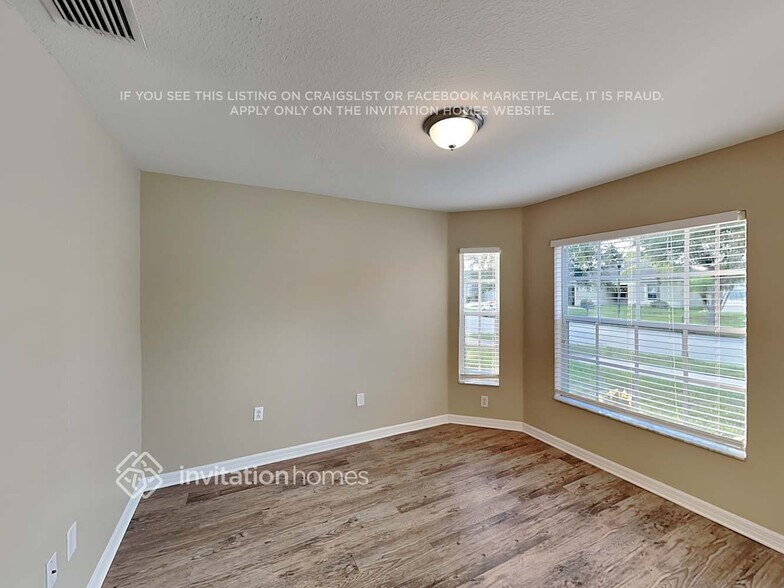 Building Photo - 8013 Alamosa Wood Ave