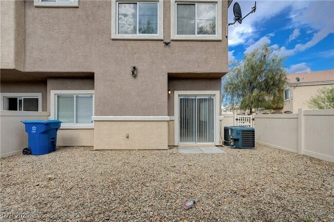 Building Photo - 4855 Double Down Dr