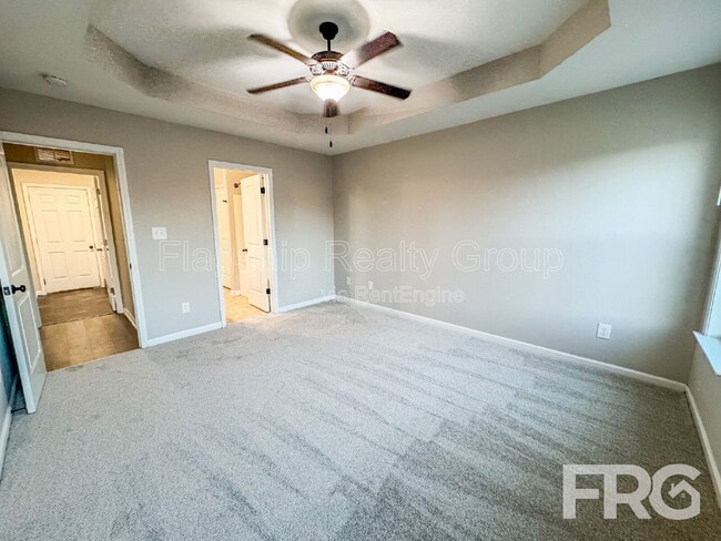 Building Photo - 200 Willow Pond Dr