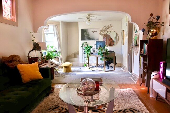 Building Photo - 215 Grove St