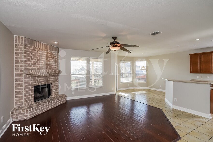 Building Photo - 6122 Kenedy Leaf