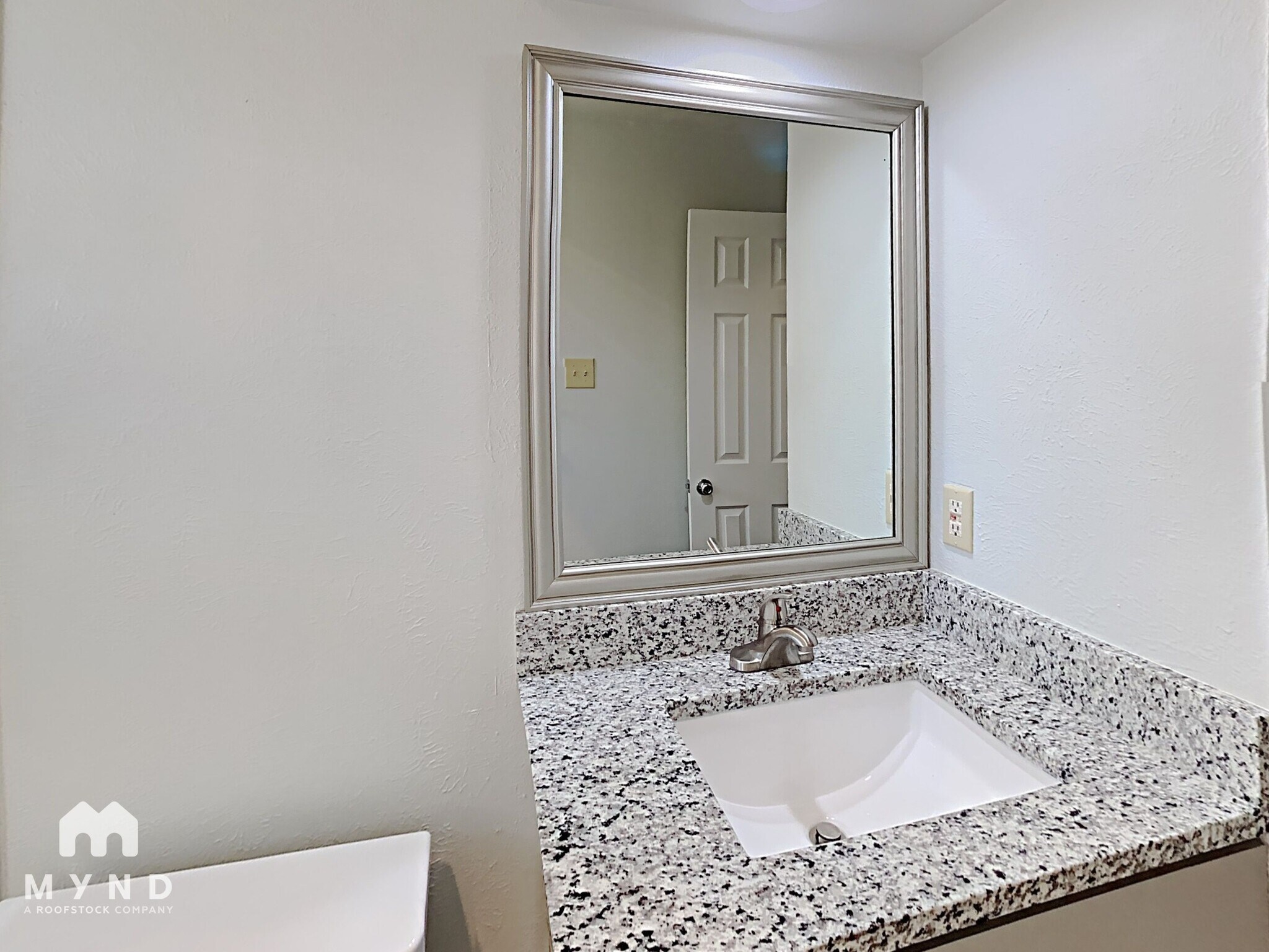 Building Photo - 220 Bonavista Way