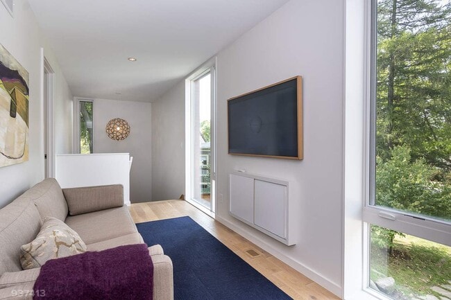 Building Photo - 209 N Prospect Ave