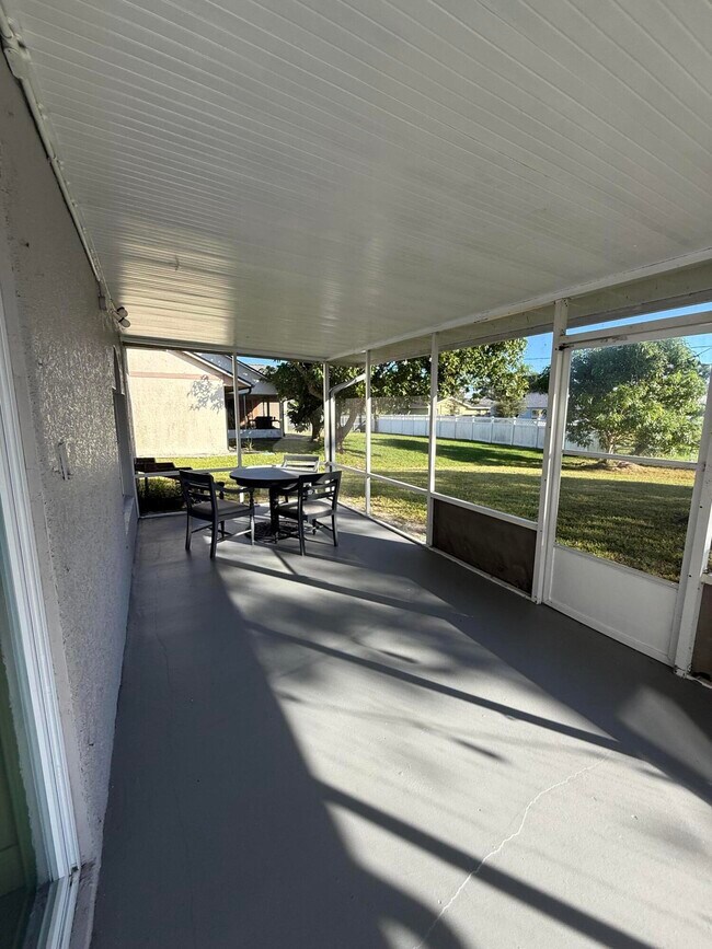 Building Photo - 1925 SW Libra Ln