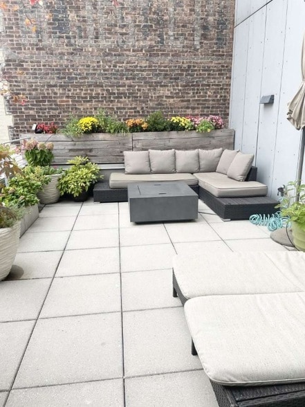 Building Photo - 245 W 19th St