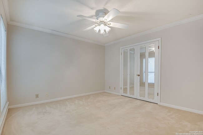 Building Photo - 14823 River Glen N