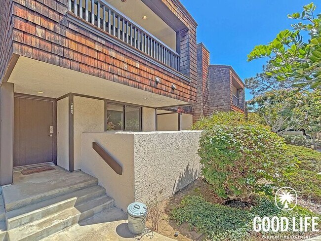 Building Photo - 12851 Caminito Del Canto