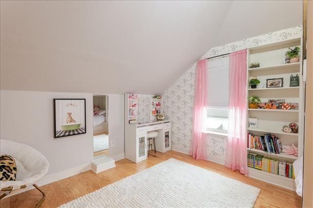 Building Photo - 560 Inwood St