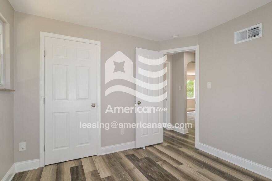 Building Photo - 6811 Chamberlain Ct