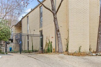 Building Photo - 3718 Holland Ave