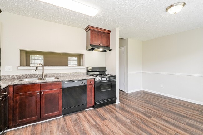 Building Photo - 16826 Rockstone
