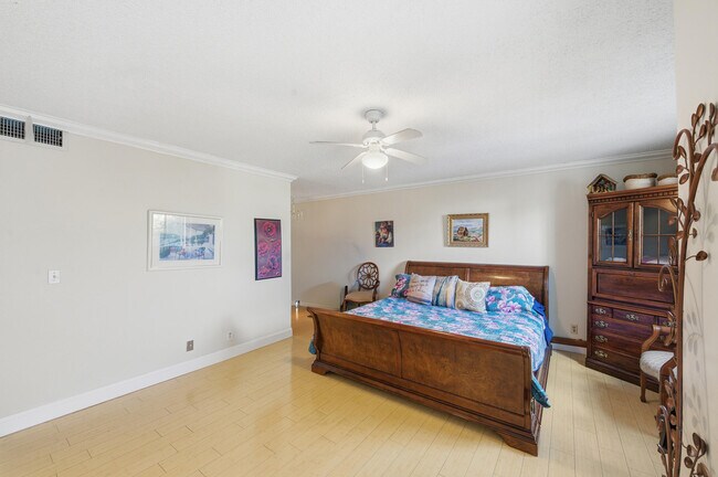 Building Photo - 4851 NW 21st St