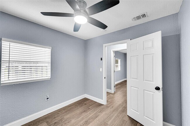 Building Photo - 2360 NW 6th Ct