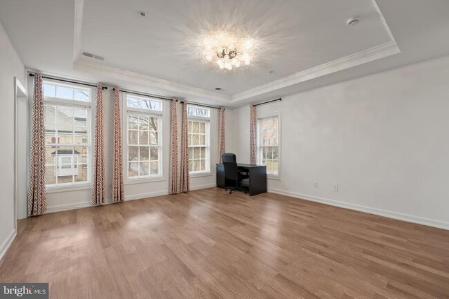 Building Photo - 589 Odendhal Ave