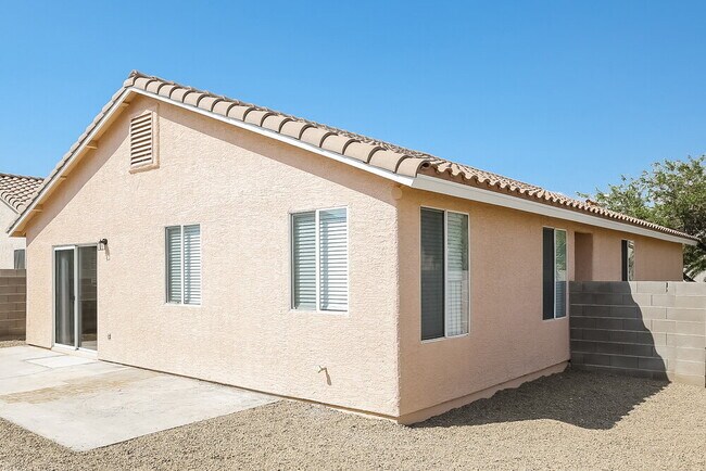 Building Photo - 523 Roberta Alecia Ave