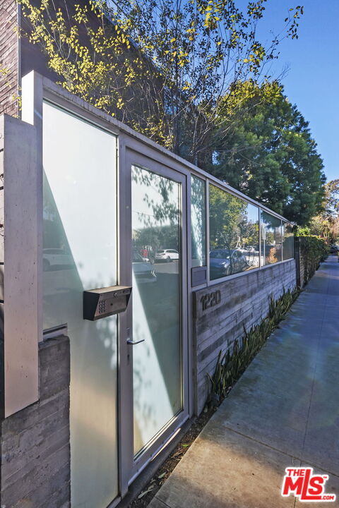 Building Photo - 1220 Cabrillo Ave