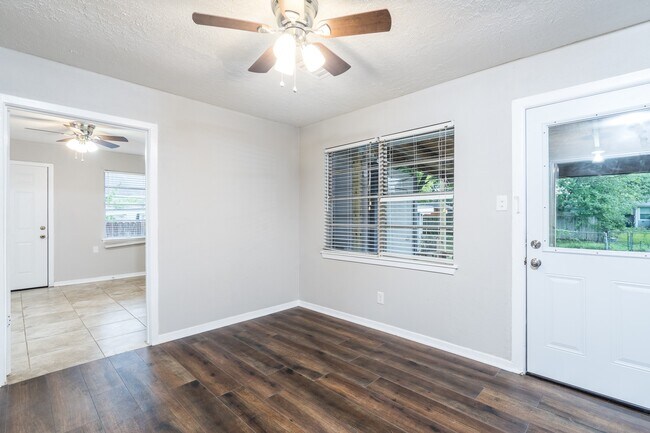 Building Photo - 503 Carrell St