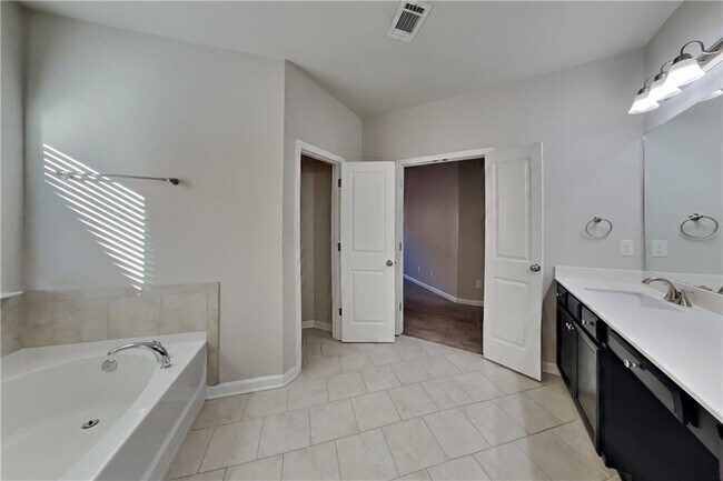 Building Photo - 154 Canvas Ives Dr