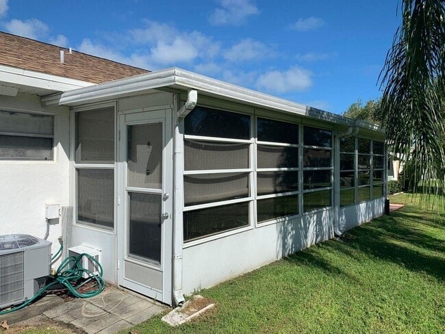 Building Photo - 829 Timberview Dr