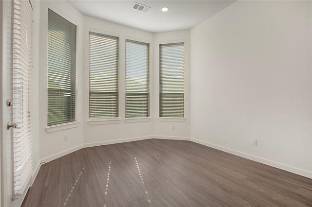 Building Photo - 2419 Doncaster Dr