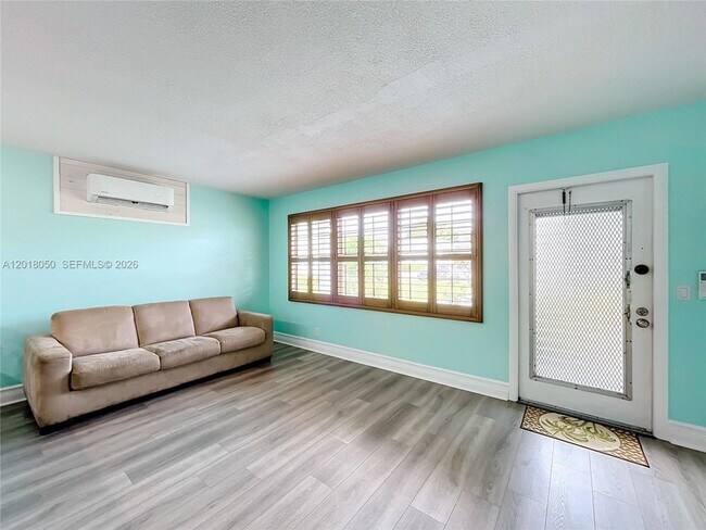 Building Photo - 226 Newport Dr