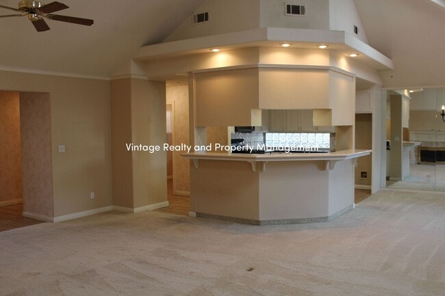 Building Photo - Top Of The Line Big 2/3 Bedroom Single Story Home Ready to Go!!!