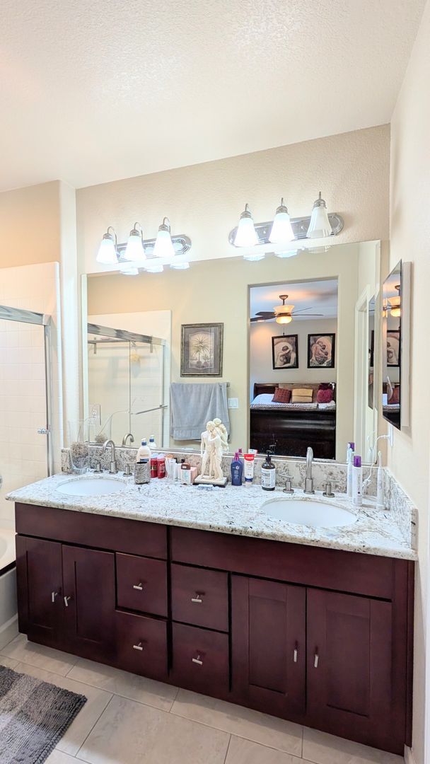 Building Photo - Beautiful Executive Rental in West Sacramento!