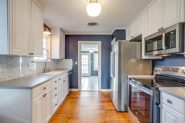 Building Photo - 4412 Calmont Ave