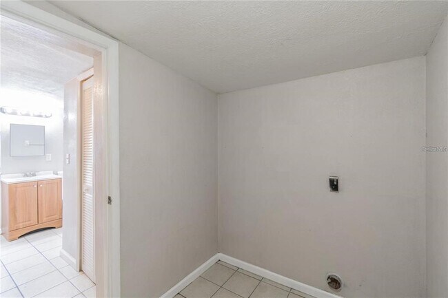 Building Photo - 1911 W St Conrad St