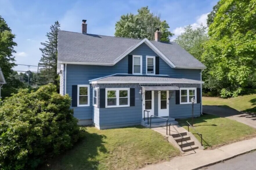 Building Photo - 4044 Pine St