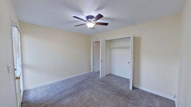 Building Photo - 11016 Paloma Ave