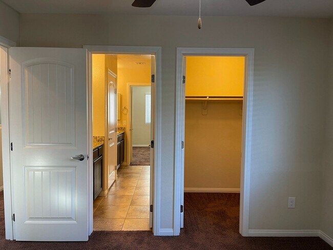 Building Photo - 3-Bedroom Home in Southwest Las Vegas – En...