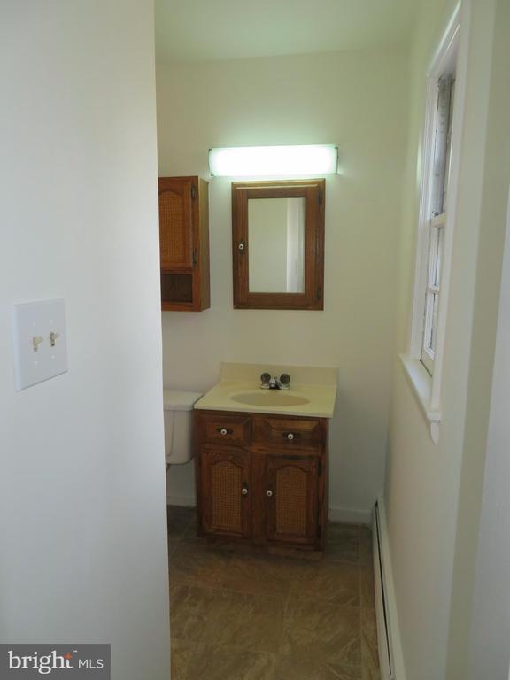 Building Photo - 26 Lakeside Dr