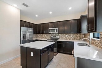 Building Photo - 5643 Sandbirch Wy