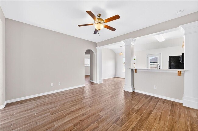 Building Photo - 2314 Blue Star Dr