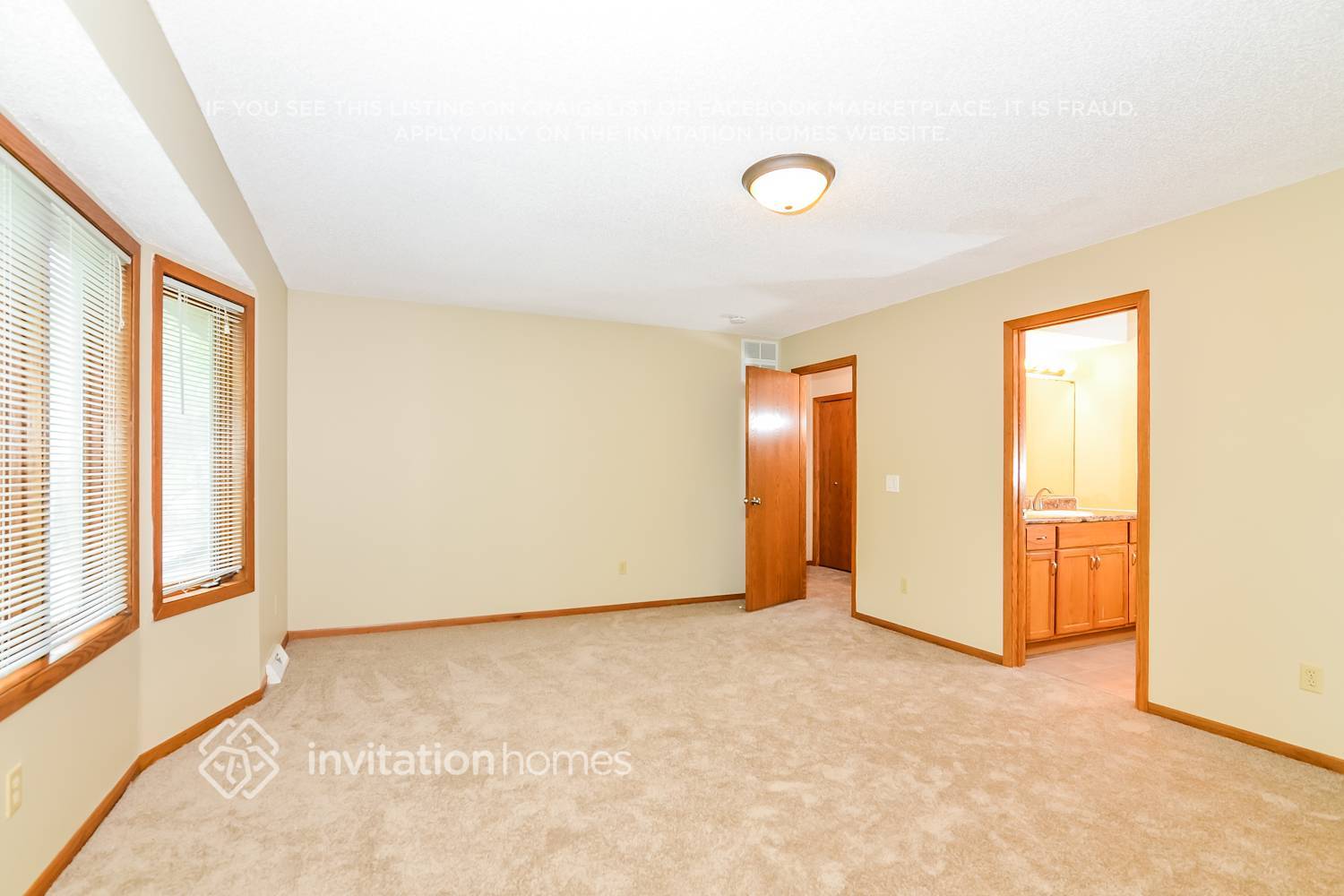 Building Photo - 15000 Wildwood Rd