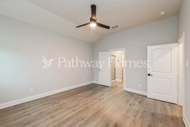 Building Photo - 628 Brookside Dr