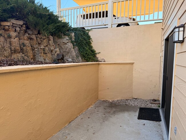 Building Photo - 2165 Elkhorn Dr