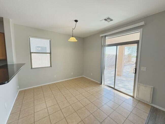 Building Photo - MOVE IN SPECILAS!! 5BD 3BA IN JOHNSON RANC...