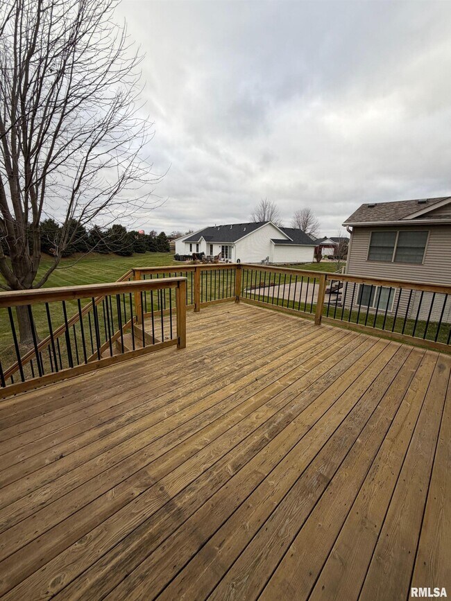 Building Photo - 2625 E 56th Ct