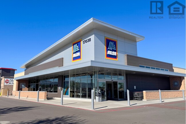 Building Photo - 3Bed/2Bath Home at Cotton Ln/Greenway Rd! $399 MOVE-IN SPECIAL! Ready for Immediate Move-In!