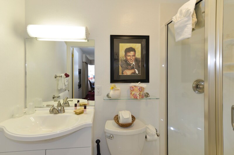 Building Photo - 1042 Easum Dr