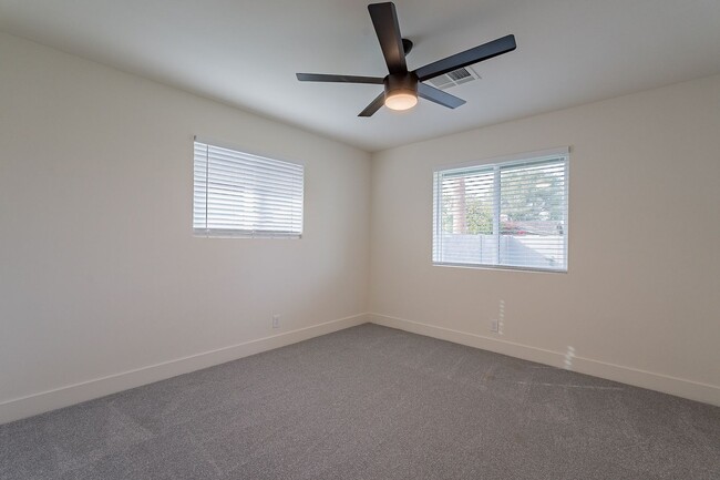 Building Photo - Stunning Clean Updated Home in Tempe!