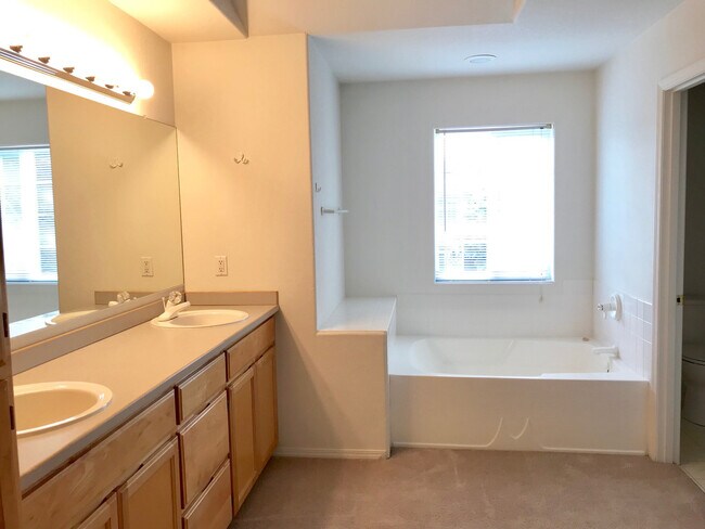 Building Photo - Two Story Traditional Backs to Green space- Back on the market!