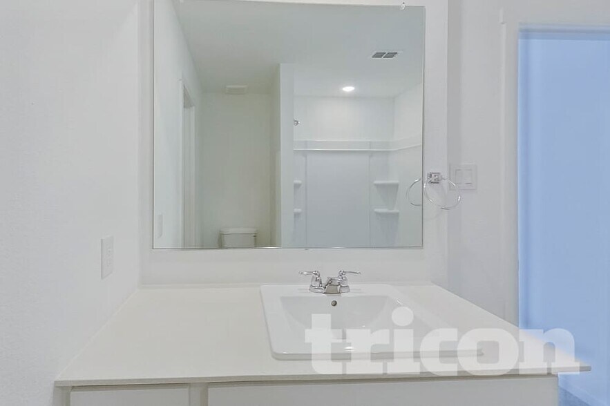 Building Photo - 907 Ponderosa Ln