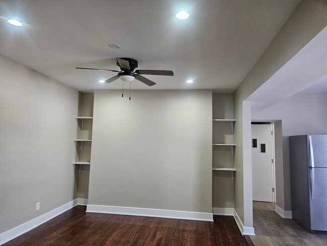 Building Photo - 5123 N Bernard St