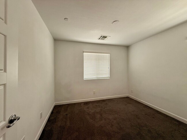 Building Photo - 3 BED 2.5 BATH 2 CAR GARAGE TOWNHOUSE w/ LOFT in CADENCE FOR RENT!