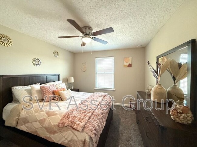 Building Photo - 1116 Persimmon Dr